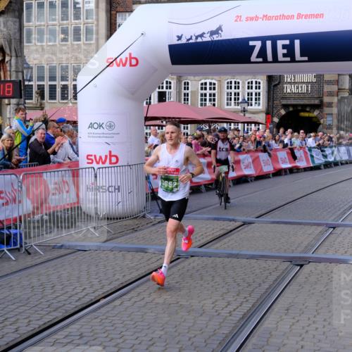 13.09.2026 - 21. swb-Marathon Bremen Tim E. http://msf.ph/oto/10353202 13.09.2026 12:41:07 Ziel 642, 1263, 3662 meine-sportfotos.de