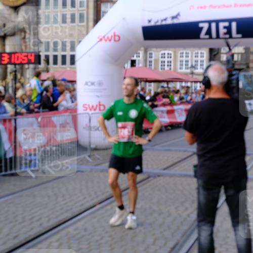 13.09.2026 - 21. swb-Marathon Bremen Tim E. http://msf.ph/oto/10353251 13.09.2026 12:41:42 Ziel  meine-sportfotos.de