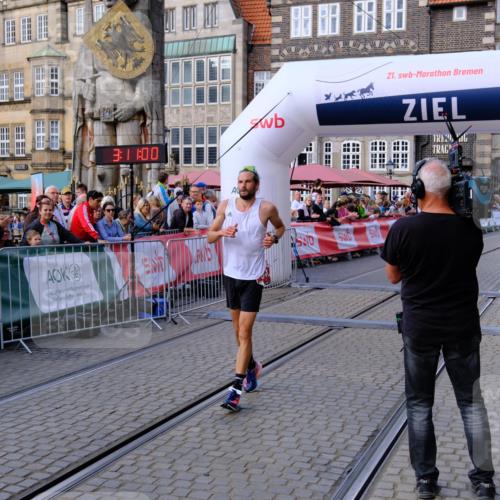 13.09.2026 - 21. swb-Marathon Bremen Tim E. http://msf.ph/oto/10353298 13.09.2026 12:41:49 Ziel 1139 meine-sportfotos.de