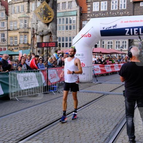13.09.2026 - 21. swb-Marathon Bremen Tim E. http://msf.ph/oto/10353322 13.09.2026 12:41:49 Ziel 1139 meine-sportfotos.de