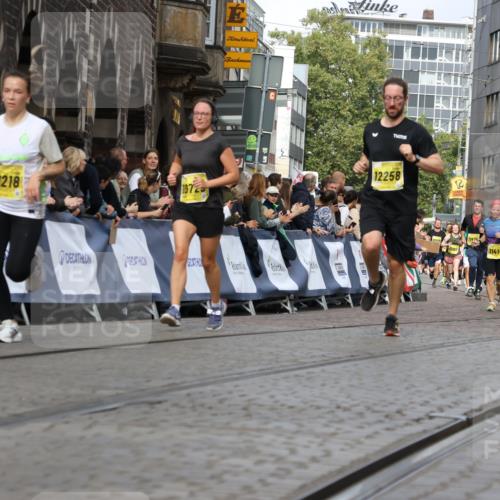 13.09.2026 - 21. swb-Marathon Bremen Strokosch-Dieckow http://msf.ph/oto/10353323 13.09.2026 10:55:29 Ziel 10555, 11001, 11014, 11466, 11620, 11631, 11860, 11908, 11910, 11976, 12201, 12549, 10203, 10243, 10297, 10379, 10423, 10529, 10550, 10788, 10809, 10881, 11377, 11510, 11557, 11748, 11862, 11975, 12030, 12125, 12150, 12188, 12348 meine-sportfotos.de