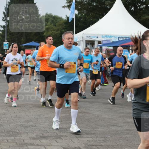 13.09.2026 - Kiel Lauf Andreas Tolksdorf http://msf.ph/oto/10353446 13.09.2026 09:57:07 Kiellinie 10720, 7925, 8977, 10050, 38, 410, 1931, 2480 meine-sportfotos.de