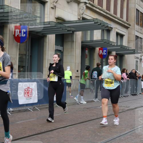 13.09.2026 - 21. swb-Marathon Bremen Strokosch-Dieckow http://msf.ph/oto/10353533 13.09.2026 11:14:58 Ziel 10325, 10606, 11424, 11694, 11810, 11990, 12110, 10271, 10519, 10557, 10605, 10705, 10752, 10776, 10805, 11085, 11097, 11098, 11186, 11288, 11408, 11645, 11673, 11876, 11974, 12191, 12193, 12333 meine-sportfotos.de