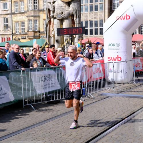 13.09.2026 - 21. swb-Marathon Bremen Tim E. http://msf.ph/oto/10353562 13.09.2026 12:42:36 Ziel  meine-sportfotos.de