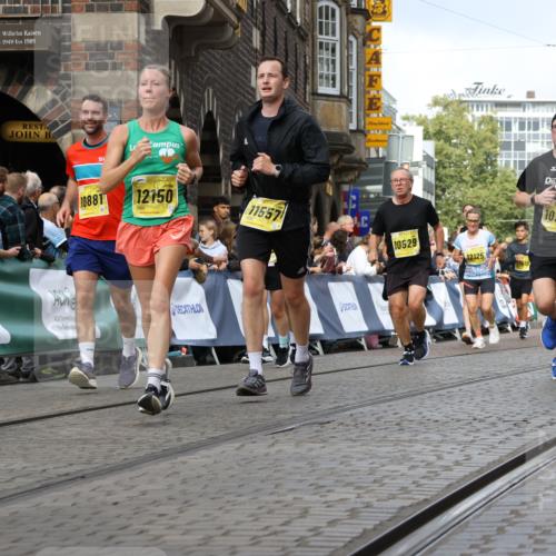 13.09.2026 - 21. swb-Marathon Bremen Strokosch-Dieckow http://msf.ph/oto/10353704 13.09.2026 10:55:44 Ziel 10203, 10256, 10725, 10788, 11014, 11414, 11466, 11748, 11910, 11941, 11975, 11977, 12030, 12201, 12218, 12258, 12348, 12549, 10374, 10690, 10703, 10952, 11972, 12061, 12108, 12143, 12484 meine-sportfotos.de