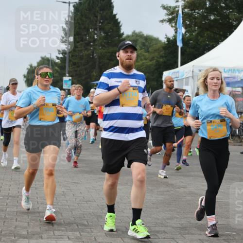 13.09.2026 - Kiel Lauf Andreas Tolksdorf http://msf.ph/oto/10353819 13.09.2026 09:57:21 Kiellinie 38, 124, 67 meine-sportfotos.de