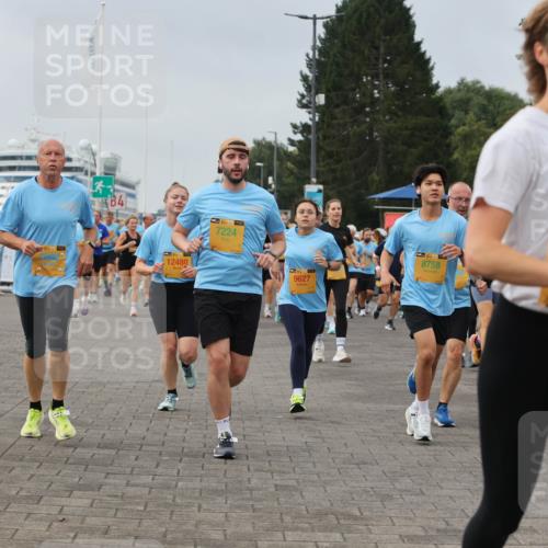 13.09.2026 - Kiel Lauf Andreas Tolksdorf http://msf.ph/oto/10353960 13.09.2026 09:57:25 Kiellinie 12480, 38, 7224, 9627, 8758 meine-sportfotos.de