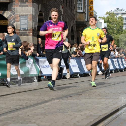 13.09.2026 - 21. swb-Marathon Bremen Strokosch-Dieckow http://msf.ph/oto/10354083 13.09.2026 10:55:51 Ziel 10203, 10256, 10297, 10379, 10423, 10529, 10725, 10788, 10809, 10881, 11377, 11414, 11557, 11748, 11862, 11941, 11975, 11977, 12030, 12125, 12150, 12188, 12218, 12258, 12348, 10298, 10690, 10703, 11790, 11972, 12061, 12484, 13565 meine-sportfotos.de