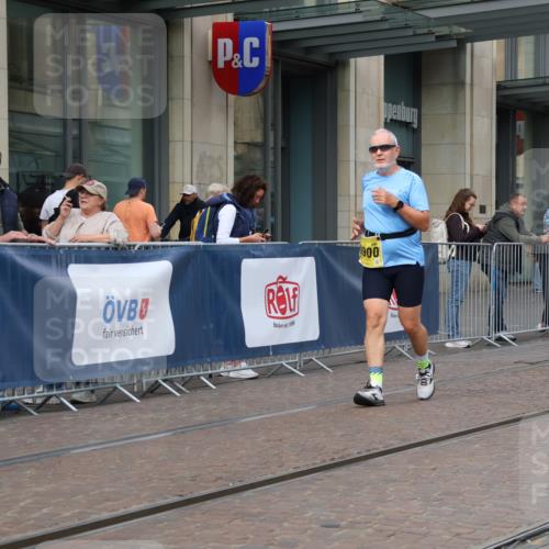13.09.2026 - 21. swb-Marathon Bremen Strokosch-Dieckow http://msf.ph/oto/10354091 13.09.2026 11:15:29 Ziel 10474, 10572, 10900, 11217, 11307, 11504, 11549, 11778, 11897, 11940, 12046, 12137, 10606, 11424, 11504 meine-sportfotos.de