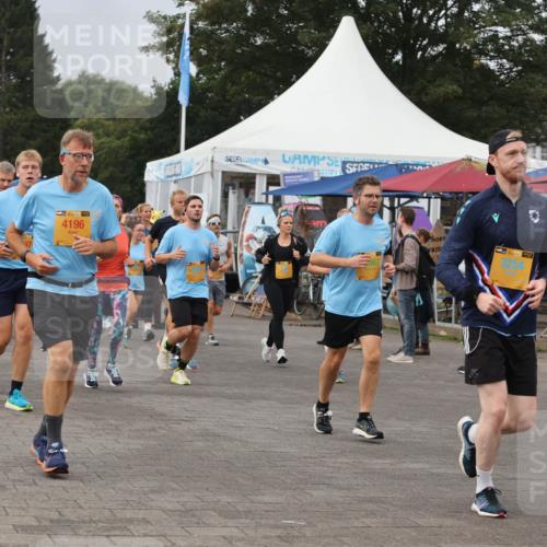 13.09.2026 - Kiel Lauf Andreas Tolksdorf http://msf.ph/oto/10354104 13.09.2026 09:57:36 Kiellinie 97, 38, 4196, 39, 3254 meine-sportfotos.de
