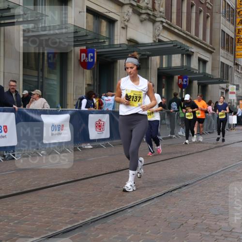 13.09.2026 - 21. swb-Marathon Bremen Strokosch-Dieckow http://msf.ph/oto/10354176 13.09.2026 11:15:34 Ziel 10474, 10572, 10665, 10900, 11217, 11307, 11549, 11613, 11778, 11897, 11940, 12046, 12137, 12306, 10606, 11424, 11504 meine-sportfotos.de