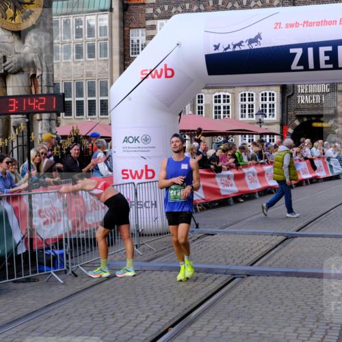 13.09.2026 - 21. swb-Marathon Bremen Tim E. http://msf.ph/oto/10354253 13.09.2026 12:45:09 Ziel 289, 814, 1187, 1840, 4474, 6485, 8285 meine-sportfotos.de