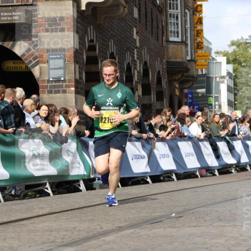 13.09.2026 - 21. swb-Marathon Bremen Strokosch-Dieckow http://msf.ph/oto/10354280 13.09.2026 10:55:56 Ziel 10203, 10243, 10256, 10297, 10379, 10423, 10529, 10550, 10788, 10809, 10881, 10952, 11377, 11414, 11510, 11557, 11748, 11862, 11941, 11975, 11977, 12030, 12125, 12150, 12188, 12348, 10246, 10298, 10365, 10690, 10949, 10957, 10960, 11219, 11782, 11790, 11972, 12061, 12476, 13565 meine-sportfotos.de