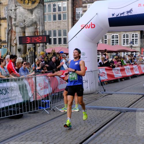 13.09.2026 - 21. swb-Marathon Bremen Tim E. http://msf.ph/oto/10354290 13.09.2026 12:45:10 Ziel 289, 814, 1187, 1840, 4474, 6485, 8285 meine-sportfotos.de