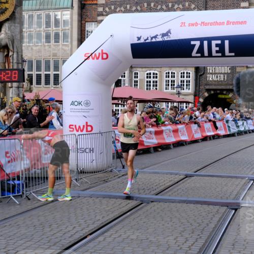 13.09.2026 - 21. swb-Marathon Bremen Tim E. http://msf.ph/oto/10354333 13.09.2026 12:45:17 Ziel 322, 814, 1187, 1840, 4474, 8285 meine-sportfotos.de