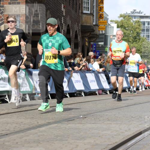 13.09.2026 - 21. swb-Marathon Bremen Strokosch-Dieckow http://msf.ph/oto/10354408 13.09.2026 10:56:00 Ziel 10203, 10243, 10297, 10374, 10379, 10423, 10529, 10550, 10788, 10809, 10881, 10952, 11377, 11414, 11510, 11557, 11748, 11862, 11941, 11975, 12030, 12108, 12125, 12150, 12188, 12348, 10246, 10298, 10365, 10443, 10699, 10949, 10957, 10960, 11219, 11280, 11782, 11790, 12476 meine-sportfotos.de
