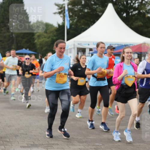 13.09.2026 - Kiel Lauf Andreas Tolksdorf http://msf.ph/oto/10354435 13.09.2026 09:57:46 Kiellinie 6720, 747, 1944 meine-sportfotos.de