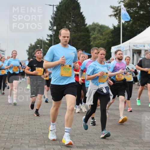 13.09.2026 - Kiel Lauf Andreas Tolksdorf http://msf.ph/oto/10354569 13.09.2026 09:57:50 Kiellinie 9458, 7046, 38, 2239, 2825 meine-sportfotos.de