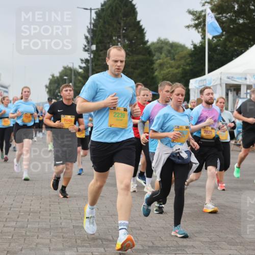 13.09.2026 - Kiel Lauf Andreas Tolksdorf http://msf.ph/oto/10354574 13.09.2026 09:57:50 Kiellinie 7046, 38, 2239, 2825 meine-sportfotos.de