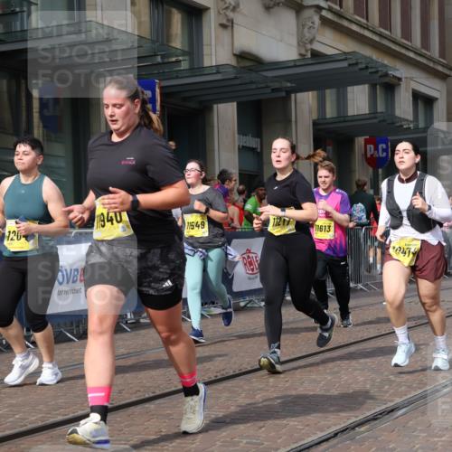 13.09.2026 - 21. swb-Marathon Bremen Strokosch-Dieckow http://msf.ph/oto/10354617 13.09.2026 11:15:52 Ziel 10474, 10665, 11026, 11081, 11139, 11181, 11200, 11217, 11264, 11385, 11448, 11549, 11573, 11613, 11768, 12046, 12057, 12151, 12306, 12539, 13508, 10474, 10572, 10900, 11307, 11504, 11778, 11897, 11940, 12137 meine-sportfotos.de