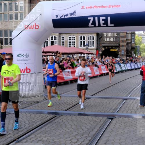 13.09.2026 - 21. swb-Marathon Bremen Tim E. http://msf.ph/oto/10354633 13.09.2026 12:45:50 Ziel 2032 meine-sportfotos.de