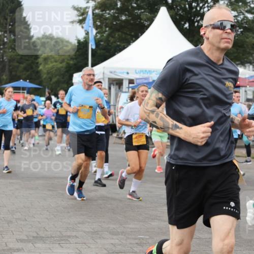 13.09.2026 - Kiel Lauf Andreas Tolksdorf http://msf.ph/oto/10354856 13.09.2026 09:58:00 Kiellinie 8997, 2387, 38, 9774 meine-sportfotos.de