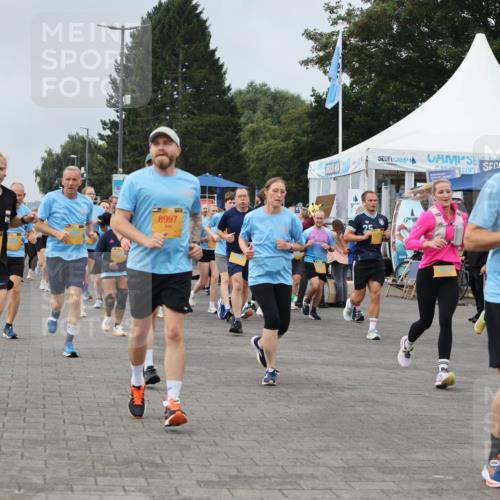 13.09.2026 - Kiel Lauf Andreas Tolksdorf http://msf.ph/oto/10354893 13.09.2026 09:58:02 Kiellinie 8997 meine-sportfotos.de