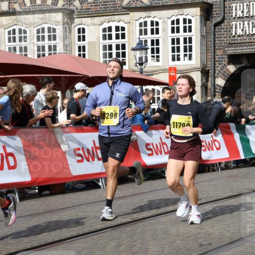 13.09.2026 - 21. swb-Marathon Bremen Strokosch-Dieckow http://msf.ph/oto/10354977 13.09.2026 10:56:12 Ziel 10243, 10298, 10374, 10550, 10690, 10703, 10952, 11510, 11790, 11972, 12061, 12108, 12143, 12484, 13565, 10184, 10211, 10322, 10443, 10670, 10675, 10699, 10844, 11256, 11280, 11317, 11570, 11693, 11795, 11844, 12452 meine-sportfotos.de