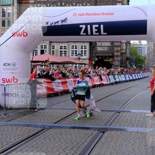 13.09.2026 - 21. swb-Marathon Bremen Tim E. http://msf.ph/oto/10355037 13.09.2026 12:46:34 Ziel 103, 1352, 8044 meine-sportfotos.de