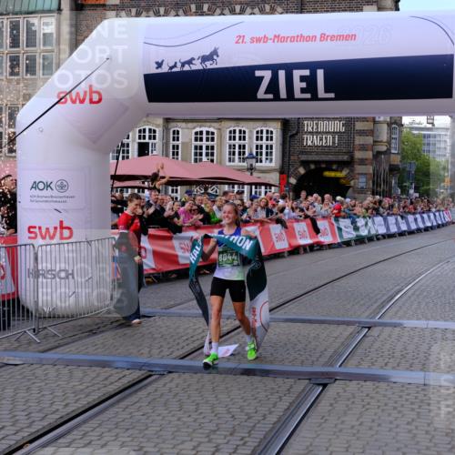 13.09.2026 - 21. swb-Marathon Bremen Tim E. http://msf.ph/oto/10355099 13.09.2026 12:46:35 Ziel 103, 1352, 8044 meine-sportfotos.de