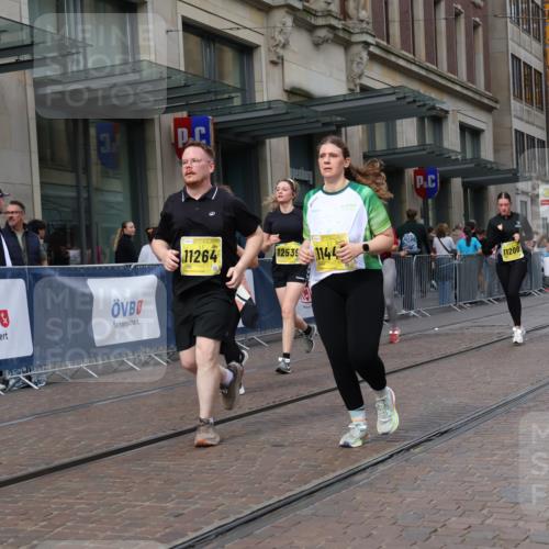 13.09.2026 - 21. swb-Marathon Bremen Strokosch-Dieckow http://msf.ph/oto/10355194 13.09.2026 11:16:05 Ziel 10242, 11026, 11081, 11139, 11181, 11200, 11264, 11274, 11385, 11448, 11573, 12057, 12102, 12151, 12539, 13508, 10474, 10665, 10900, 11217, 11307, 11549, 11613, 11768, 11778, 11897, 11940, 12046, 12306 meine-sportfotos.de