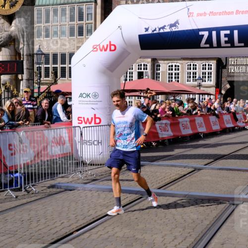13.09.2026 - 21. swb-Marathon Bremen Tim E. http://msf.ph/oto/10355328 13.09.2026 12:47:00 Ziel 238, 574, 841, 1391 meine-sportfotos.de