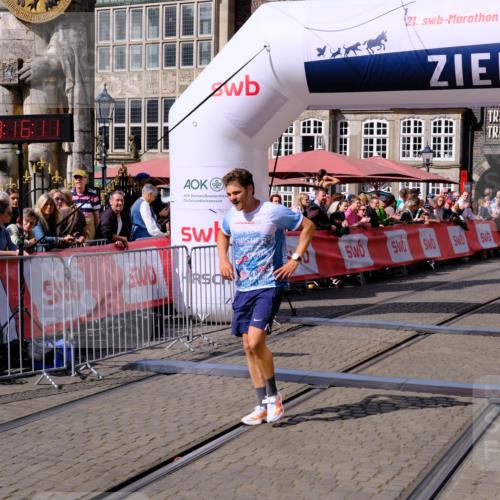 13.09.2026 - 21. swb-Marathon Bremen Tim E. http://msf.ph/oto/10355346 13.09.2026 12:47:00 Ziel 238, 574, 841, 1391 meine-sportfotos.de