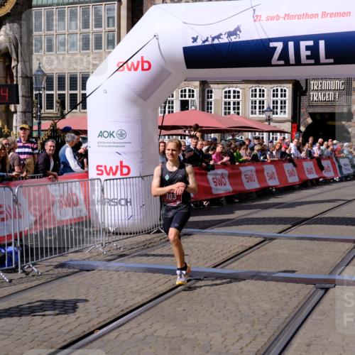 13.09.2026 - 21. swb-Marathon Bremen Tim E. http://msf.ph/oto/10355398 13.09.2026 12:47:02 Ziel 238, 574, 841, 1391 meine-sportfotos.de