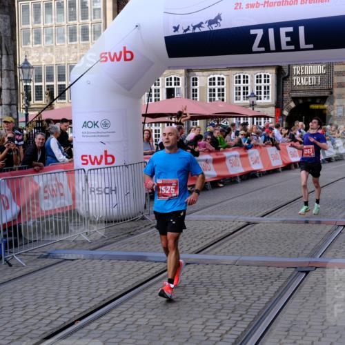 13.09.2026 - 21. swb-Marathon Bremen Tim E. http://msf.ph/oto/10355502 13.09.2026 12:47:18 Ziel 649, 7741 meine-sportfotos.de