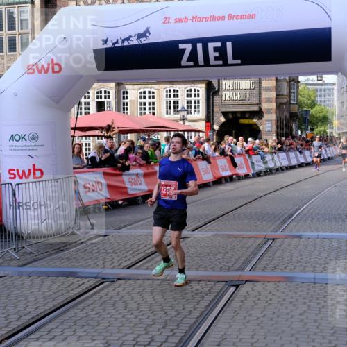 13.09.2026 - 21. swb-Marathon Bremen Tim E. http://msf.ph/oto/10355559 13.09.2026 12:47:19 Ziel 649, 7741 meine-sportfotos.de