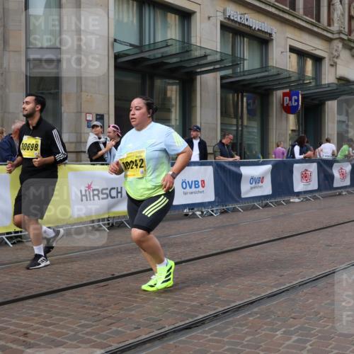 13.09.2026 - 21. swb-Marathon Bremen Strokosch-Dieckow http://msf.ph/oto/10355589 13.09.2026 11:16:15 Ziel 10242, 11274, 12057, 12102, 12158, 10474, 10665, 11026, 11081, 11139, 11181, 11200, 11217, 11264, 11385, 11448, 11549, 11573, 11613, 11768, 12046, 12151, 12306, 12539, 13508 meine-sportfotos.de