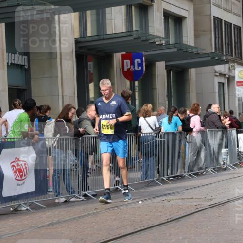13.09.2026 - 21. swb-Marathon Bremen Strokosch-Dieckow http://msf.ph/oto/10355610 13.09.2026 11:16:17 Ziel 10242, 10679, 11274, 12057, 12102, 12158, 10474, 10665, 11026, 11081, 11139, 11181, 11200, 11217, 11264, 11385, 11448, 11549, 11573, 11613, 11768, 12046, 12057, 12151, 12306, 12539, 13508 meine-sportfotos.de