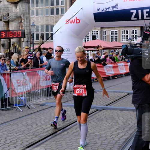 13.09.2026 - 21. swb-Marathon Bremen Tim E. http://msf.ph/oto/10355655 13.09.2026 12:47:28 Ziel 649, 7741 meine-sportfotos.de