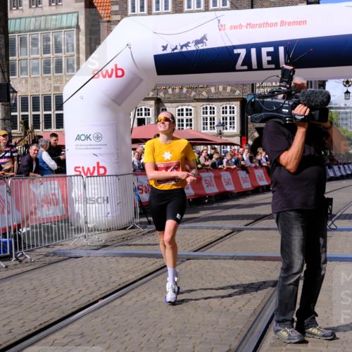 13.09.2026 - 21. swb-Marathon Bremen Tim E. http://msf.ph/oto/10355750 13.09.2026 12:47:55 Ziel 420, 991, 1161, 1783 meine-sportfotos.de