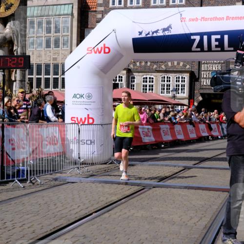 13.09.2026 - 21. swb-Marathon Bremen Tim E. http://msf.ph/oto/10355805 13.09.2026 12:48:18 Ziel 358, 447, 875 meine-sportfotos.de