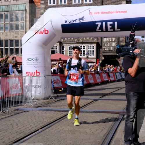 13.09.2026 - 21. swb-Marathon Bremen Tim E. http://msf.ph/oto/10355967 13.09.2026 12:48:41 Ziel 5428 meine-sportfotos.de