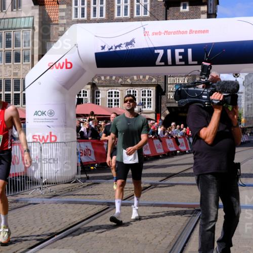 13.09.2026 - 21. swb-Marathon Bremen Tim E. http://msf.ph/oto/10356067 13.09.2026 12:48:54 Ziel 314, 5428 meine-sportfotos.de