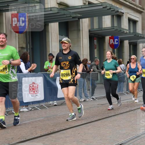 13.09.2026 - 21. swb-Marathon Bremen Strokosch-Dieckow http://msf.ph/oto/10356070 13.09.2026 11:16:46 Ziel 10295, 10335, 10999, 11355, 11461, 11495, 11653, 11672, 11867, 12089, 12101, 12287, 10679, 11274, 11456, 12102, 12158 meine-sportfotos.de