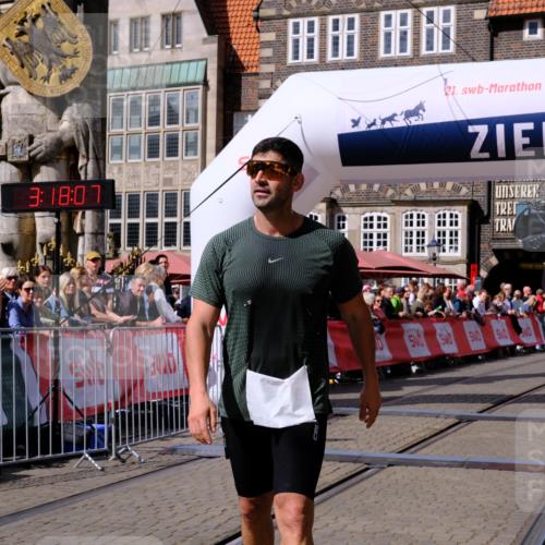 13.09.2026 - 21. swb-Marathon Bremen Tim E. http://msf.ph/oto/10356111 13.09.2026 12:48:56 Ziel 314, 5428 meine-sportfotos.de