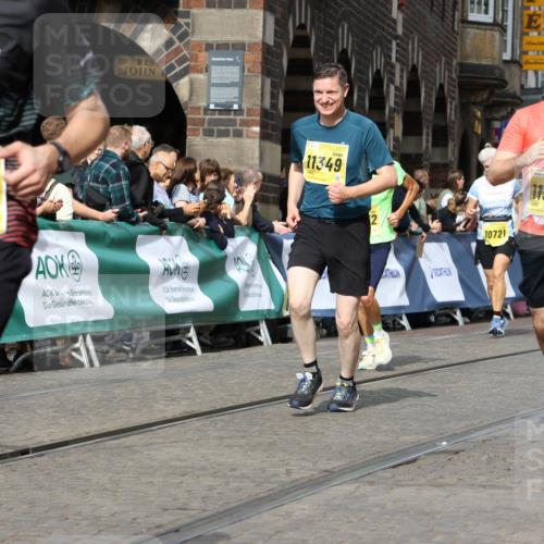 13.09.2026 - 21. swb-Marathon Bremen Strokosch-Dieckow http://msf.ph/oto/10356198 13.09.2026 10:56:45 Ziel 10184, 10211, 10240, 10322, 10356, 10443, 10670, 10675, 10699, 10844, 11069, 11256, 11280, 11317, 11407, 11570, 11693, 11795, 11844, 11855, 11871, 11911, 11996, 12452, 12543, 10408, 10610, 11000, 11079, 11328, 11872, 11946, 12284, 12434 meine-sportfotos.de