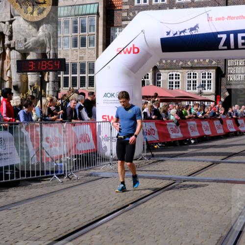 13.09.2026 - 21. swb-Marathon Bremen Tim E. http://msf.ph/oto/10356228 13.09.2026 12:49:43 Ziel 1483 meine-sportfotos.de