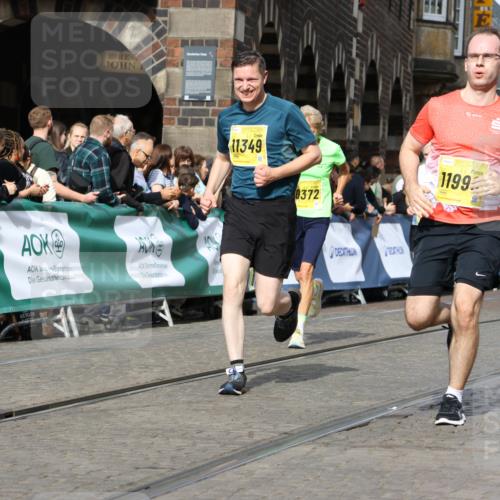 13.09.2026 - 21. swb-Marathon Bremen Strokosch-Dieckow http://msf.ph/oto/10356239 13.09.2026 10:56:45 Ziel 10184, 10211, 10240, 10322, 10356, 10443, 10670, 10675, 10699, 10844, 11069, 11256, 11280, 11317, 11407, 11570, 11693, 11795, 11844, 11855, 11871, 11911, 11996, 12452, 12543, 10408, 10610, 11000, 11079, 11328, 11872, 11946, 12284, 12434 meine-sportfotos.de