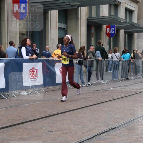 13.09.2026 - 21. swb-Marathon Bremen Strokosch-Dieckow http://msf.ph/oto/10356243 13.09.2026 11:16:56 Ziel 10295, 10335, 10773, 10779, 10999, 11355, 11461, 11495, 11653, 11672, 12101, 12287, 10295, 10679, 10999, 11456, 11653, 11867, 12089, 12158 meine-sportfotos.de