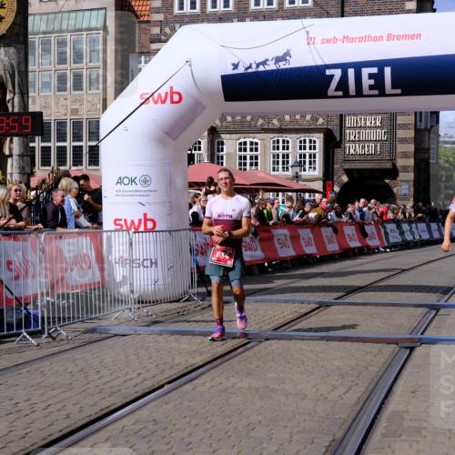 13.09.2026 - 21. swb-Marathon Bremen Tim E. http://msf.ph/oto/10356246 13.09.2026 12:49:48 Ziel 968, 1483 meine-sportfotos.de